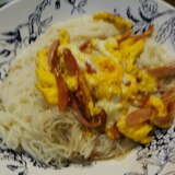 卵とウインナーの簡単そうめん